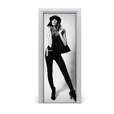 Sticker de porte Femme au chapeau noir