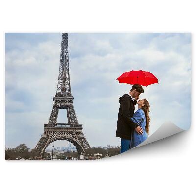 Papier peint Jeune couple amoureux sous un parapluie Paris