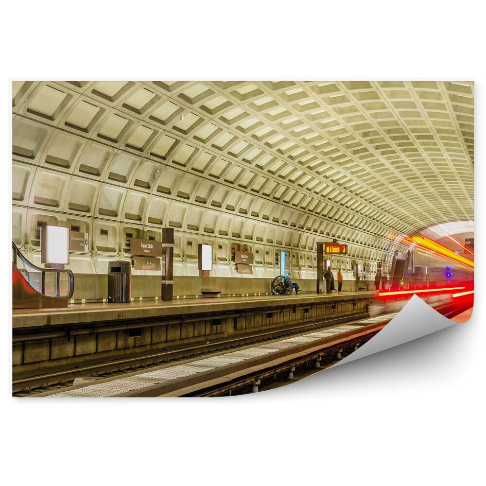 Papier peint Intérieur d'une station de métro mouvement lumineux