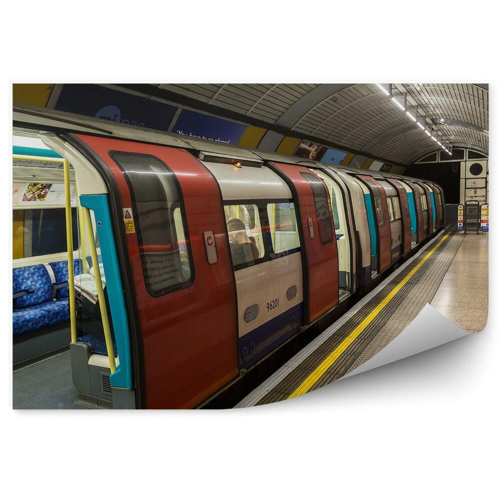 Papier peint Station de métro de Londres voyage en train souterrain