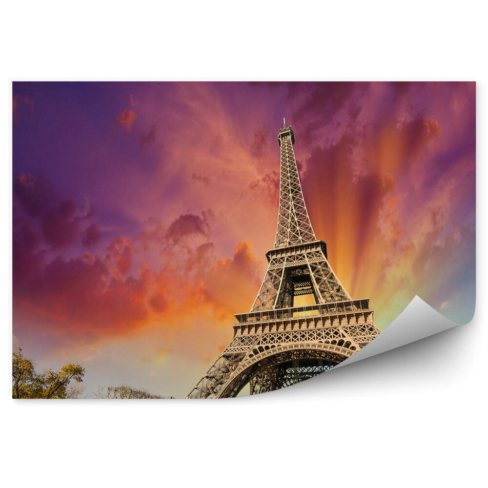 Papier peint Vue de la tour eiffel depuis le parc ciel coloré