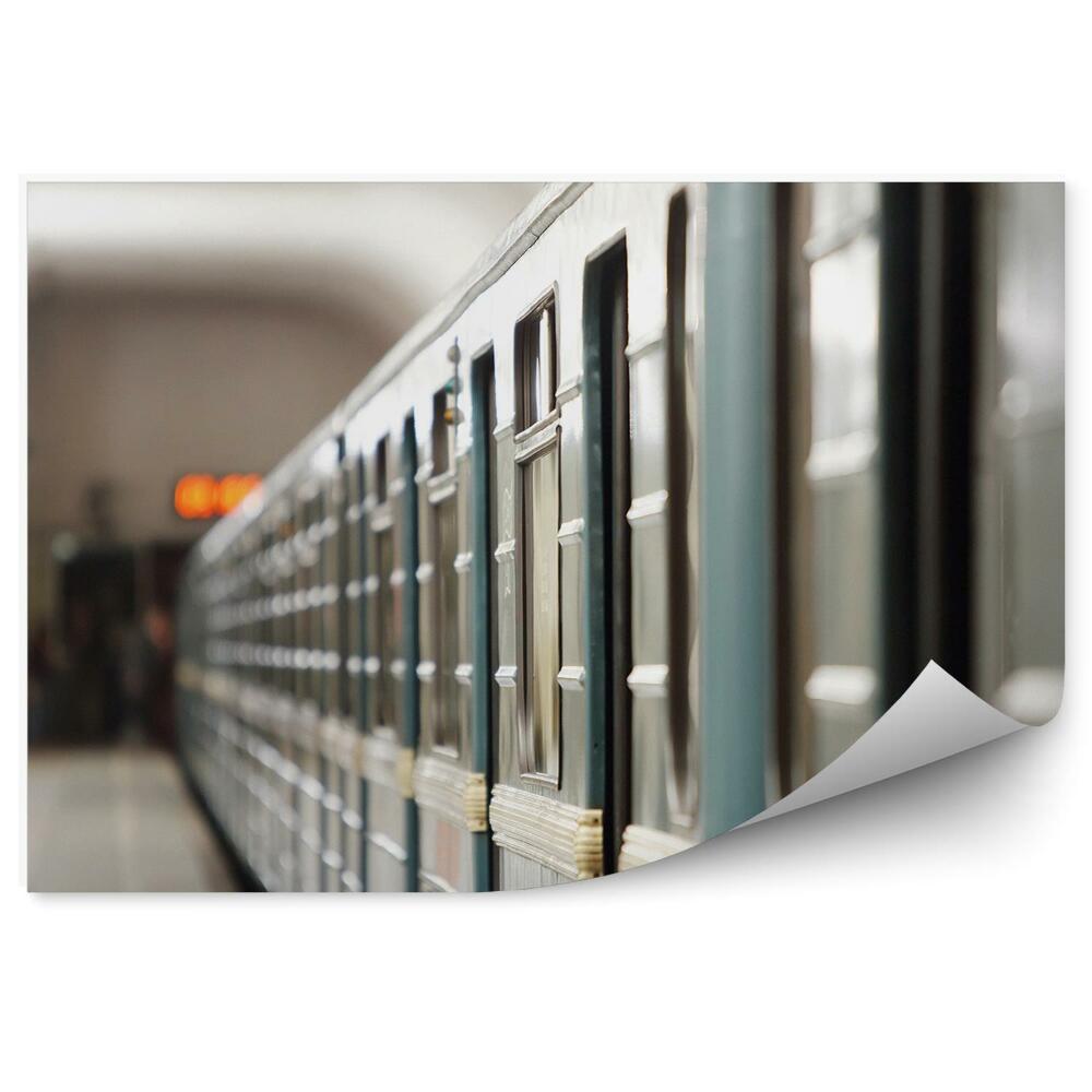 Papier peint Voitures vertes station de métro moscovite tunnel