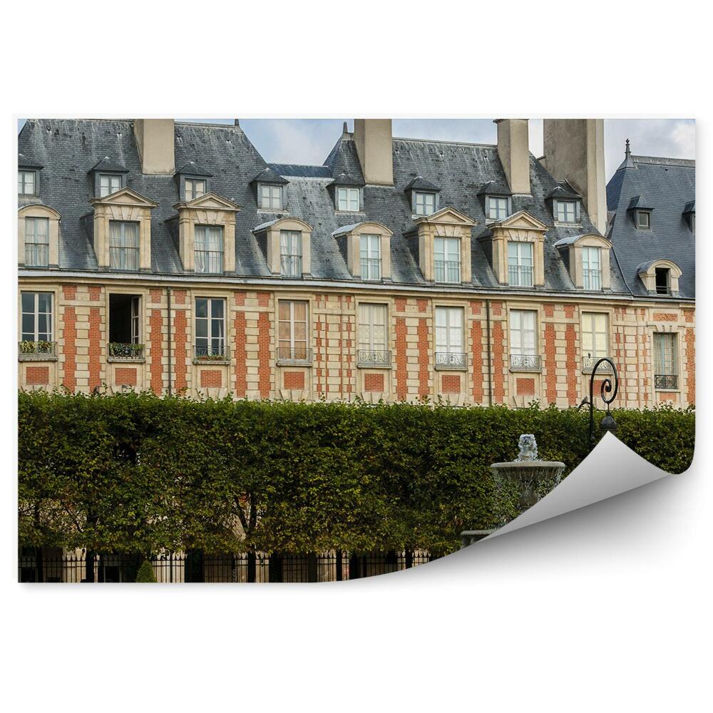 Papier peint Place Louis Xiii Fontaine Arbres Ciel Paris France Nuages