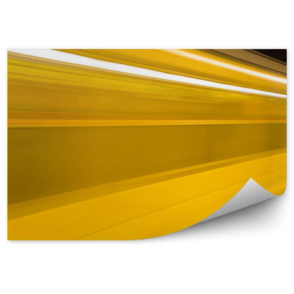 Papier peint Train de métro jaune feu de circulation