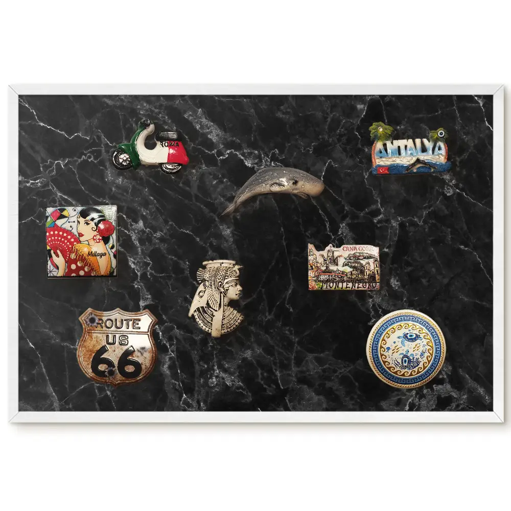 Tableau magnétique décoratif avec cadre motif veines de marbre noir et touches de lumière