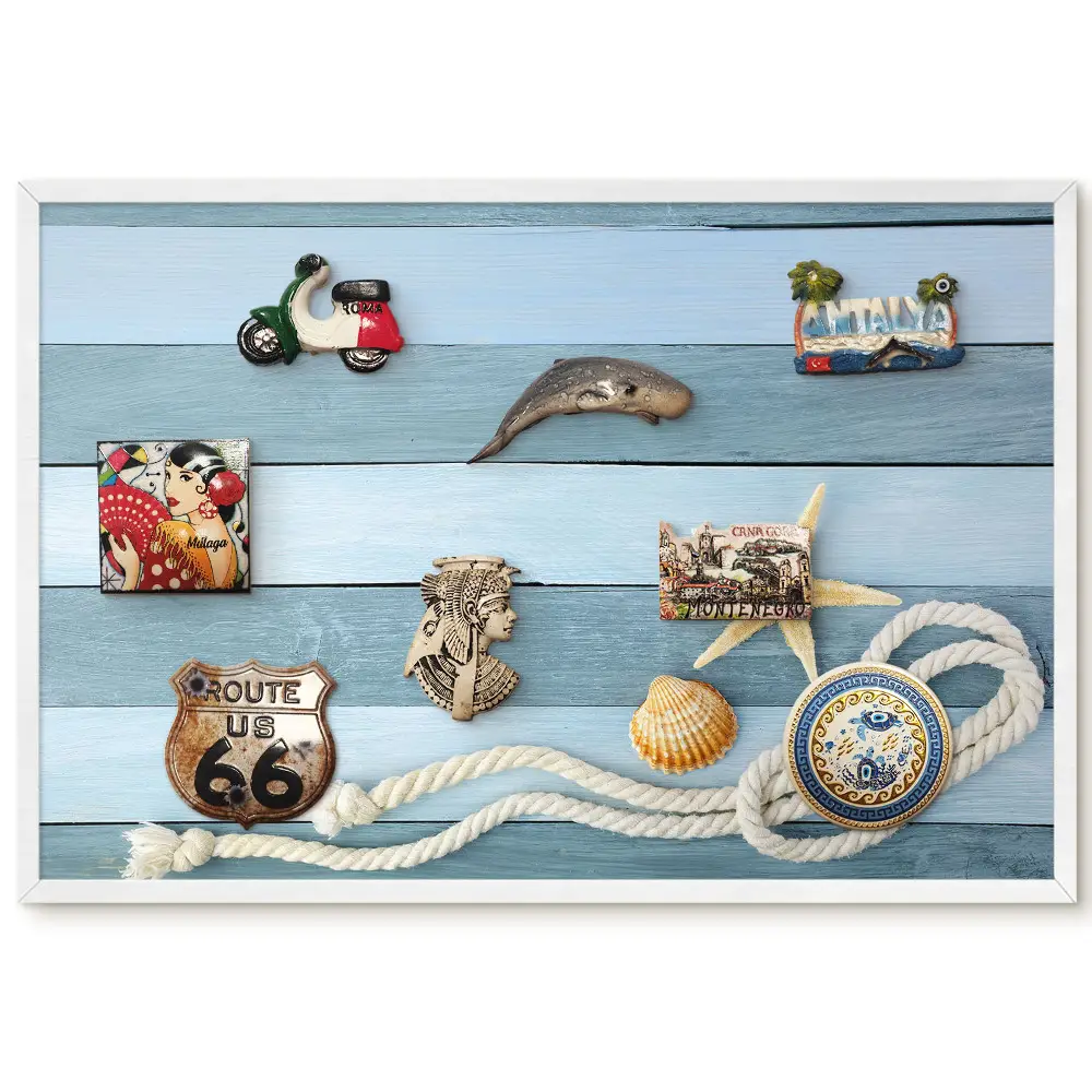 Tableau magnétique décoratif cadre coquillages et corde sur planches bleues