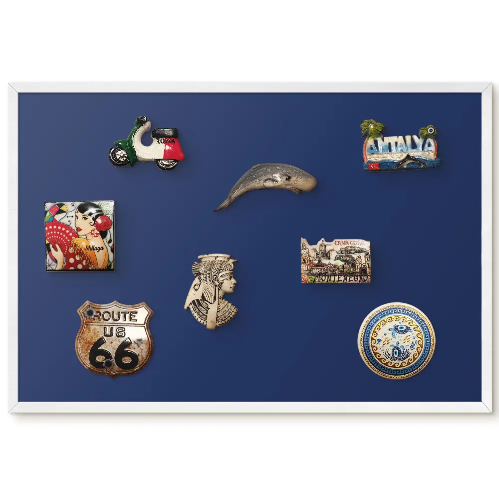 Tableau magnétique décoratif avec cadre bleu marine profond au style minimaliste