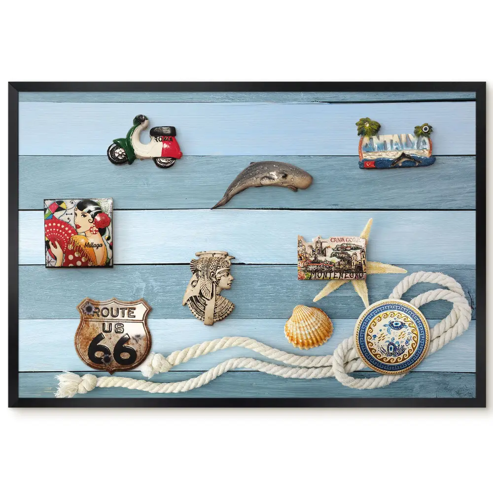 Tableau porte-aimants avec motif de coquillages et corde sur planches bleues
