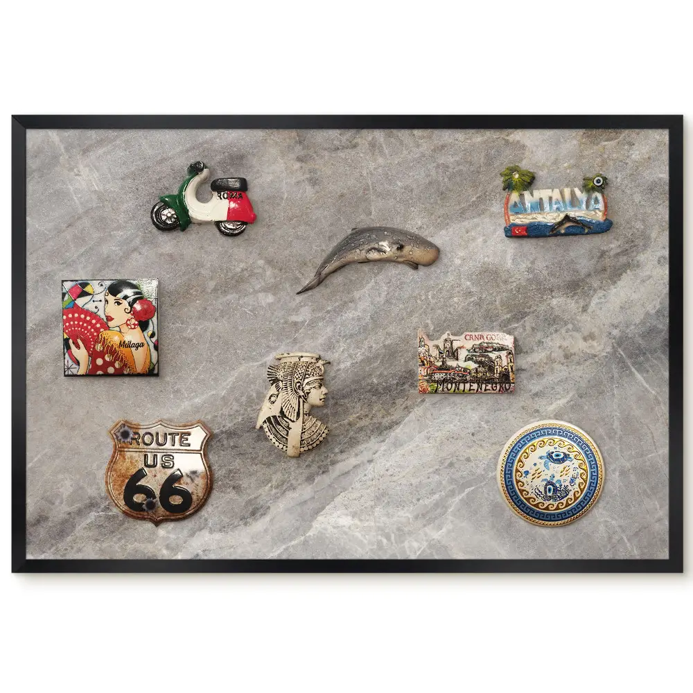 Tableau magnétique décoratif avec cadre dans un mélange de nuances de gris et de beige