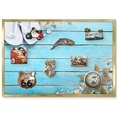 Tableau magnétique encadré ambiance bord de mer avec tongs et étoiles de mer
