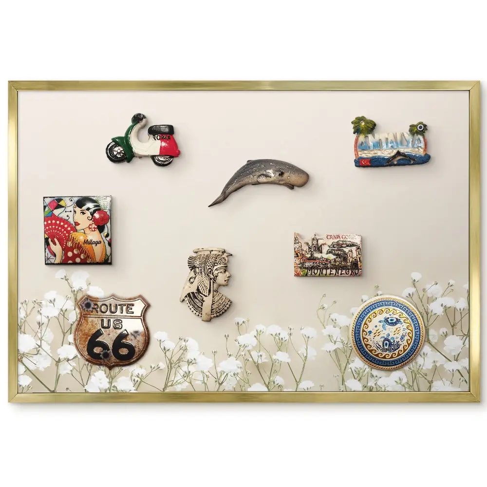 Tableau magnétique encadré avec motif de fleurs blanches sur fond beige