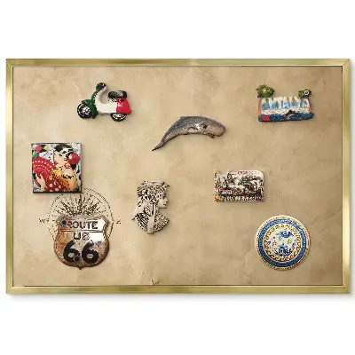 Panneau pour aimants souvenirs avec motif rose des vents sur fond papier beige