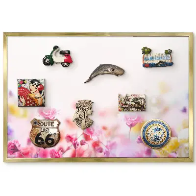 Tableau magnétique encadré aux motifs de fleurs délicates dans des teintes pastel