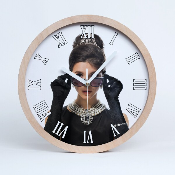Horloge murale bois Femme à lunettes