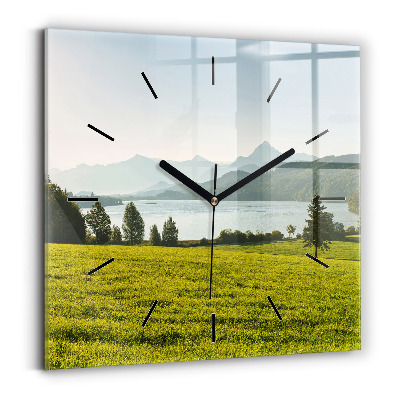Horloge carrée en verre Montagnes et champs