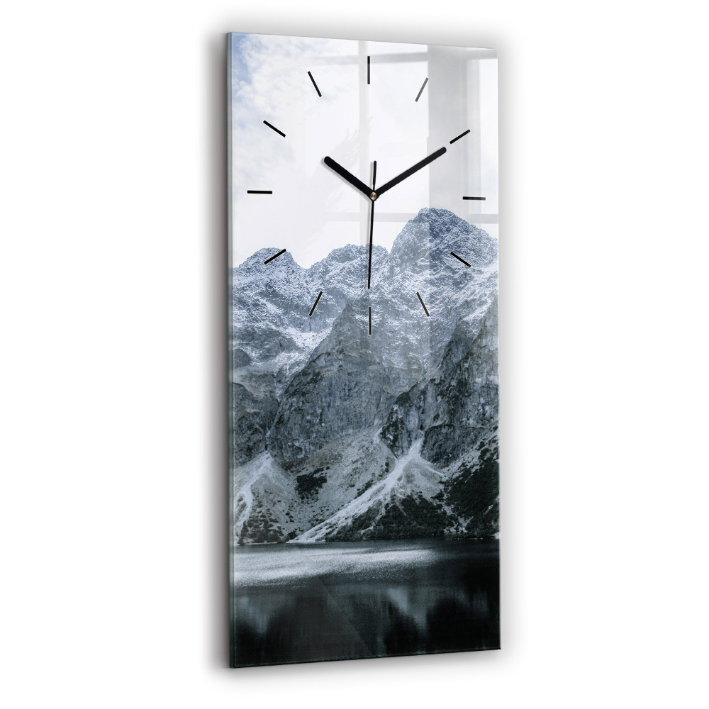 Horloge verticale en verre Morskie Oko dans les Tatras