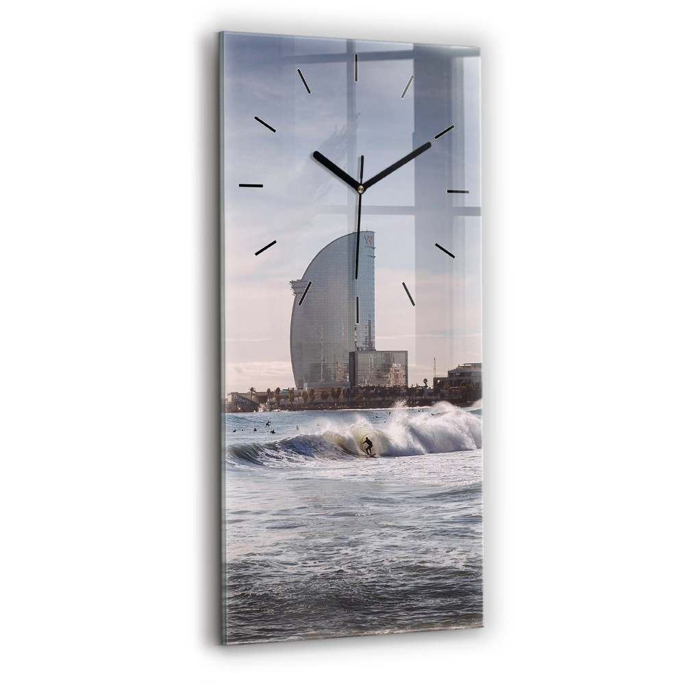 Horloge rectangulaire verticale Surfeur de Barcelone