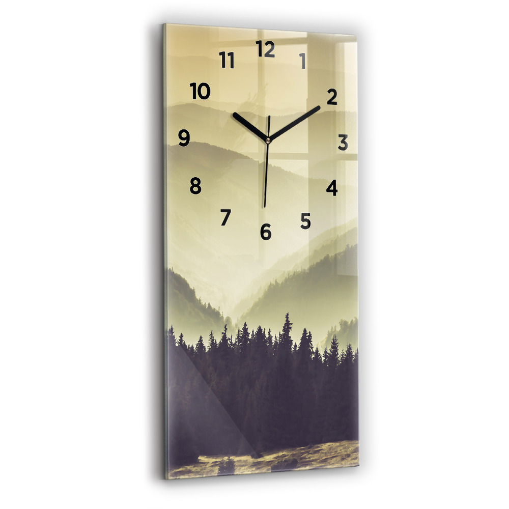 Horloge rectangulaire verticale Pente de montagne brumeuse