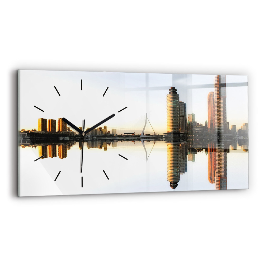 Horloge horizontale en verre Ville au bord de la rivière