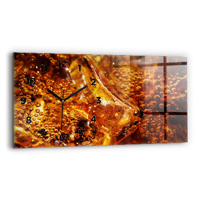 Horloge rectangulaire horizontale Gros plan sur une boisson