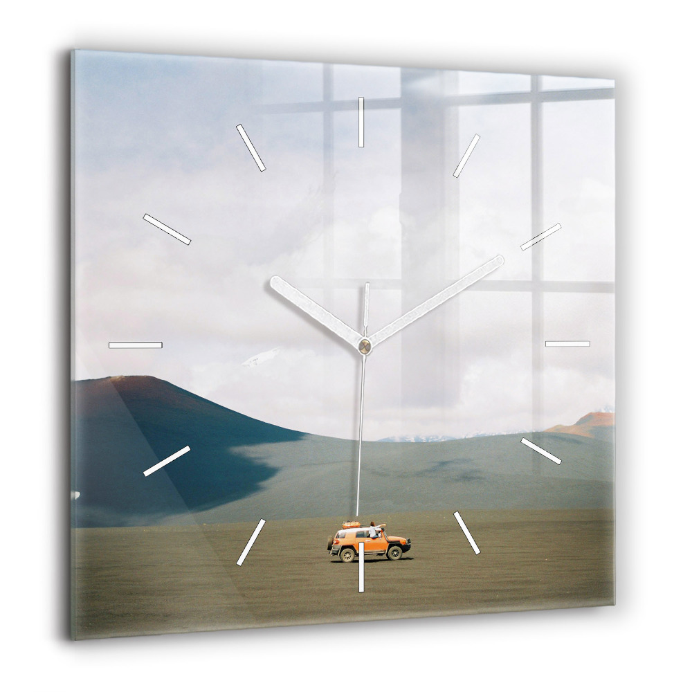 Pendule carrée en verre 60x60 cm Véhicule dans le désert du Kamchatka