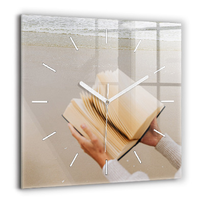 Horloge carrée en verre 60x60 cm Un moment avec un livre