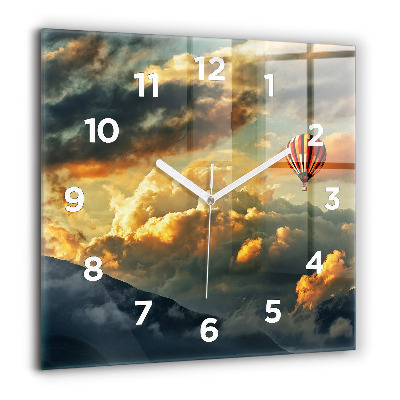 Horloge murale carrée 60x60 cm Vol en ballon dans les nuages