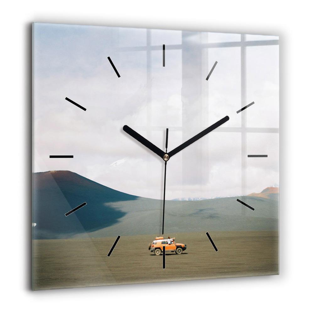 Pendule carrée en verre 60x60 cm Véhicule dans le désert du Kamchatka
