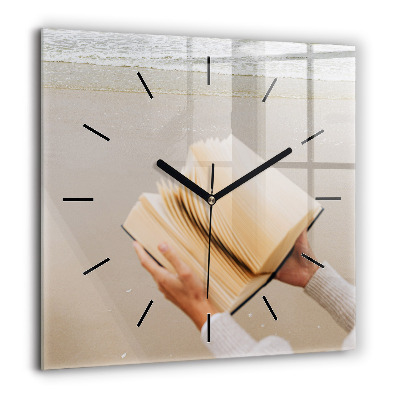 Horloge carrée en verre 60x60 cm Un moment avec un livre
