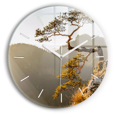 Horloge ronde Arbre dans les montagnes