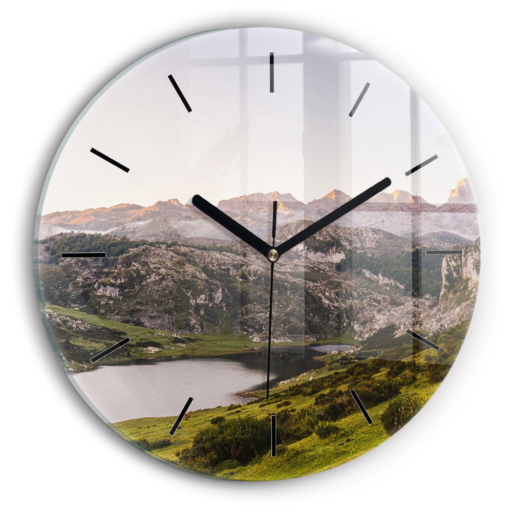 Lac et montagnes des Pyrénées Horloge ronde en verre