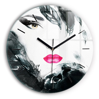 Portrait d'une femme aux lèvres rouges Horloge ronde