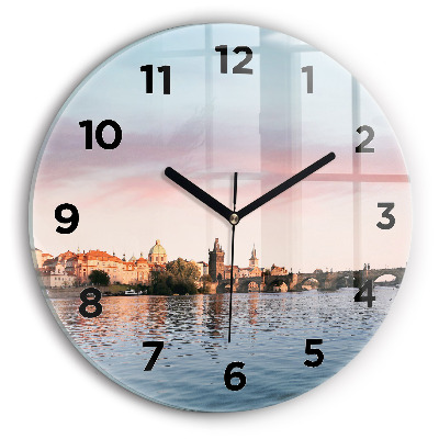 Horloge ronde en verre Pont Charles à Prague