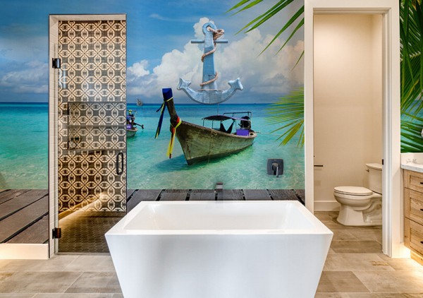 Le papier peint dans la salle de bains est-il une bonne idée ? Conseils pratiques et inspiration